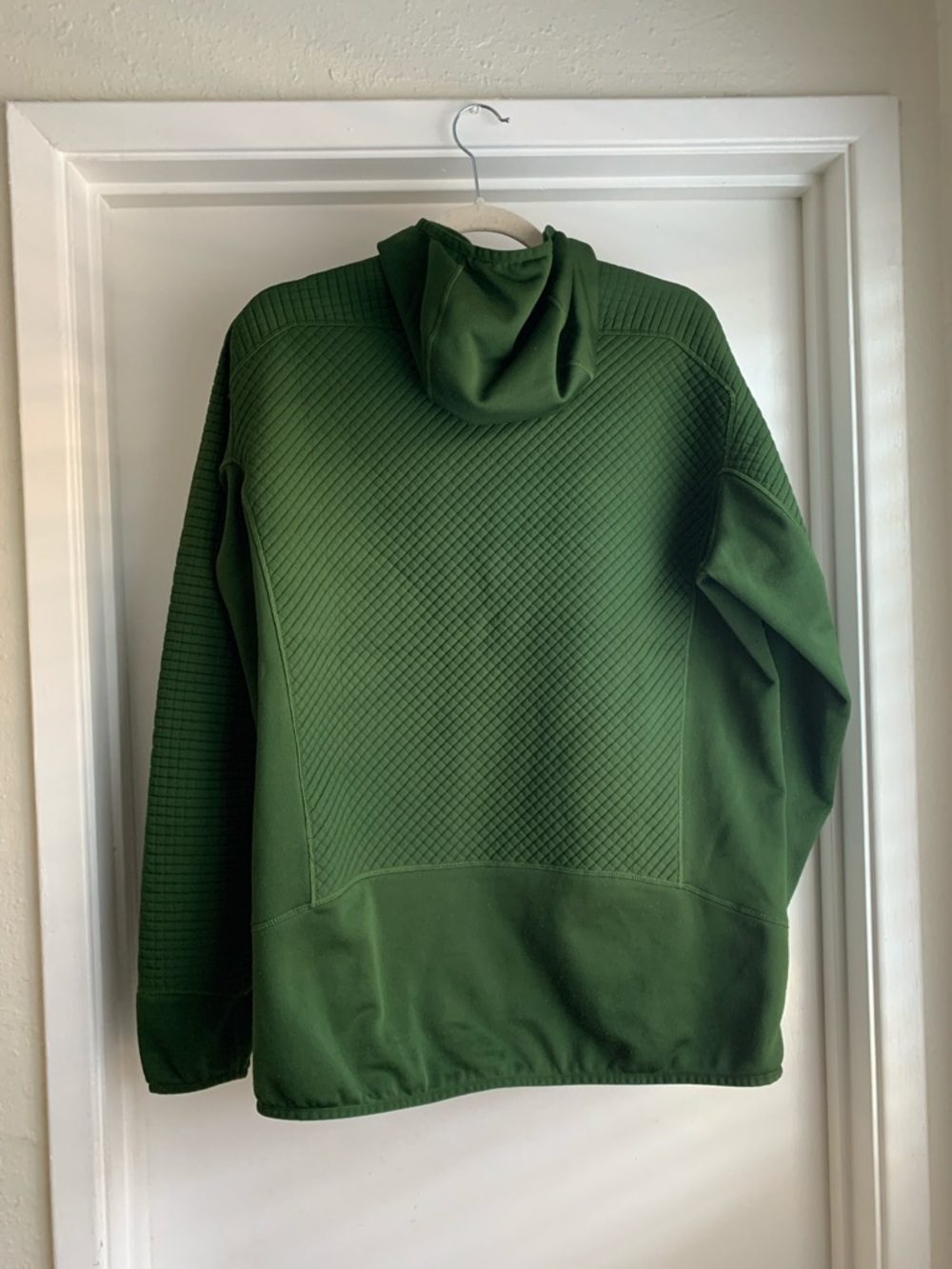 Patagonia Men’s Quilted Performance Jacket in Olive Green with Yellow Trim Sz L - Picture 2 of 7